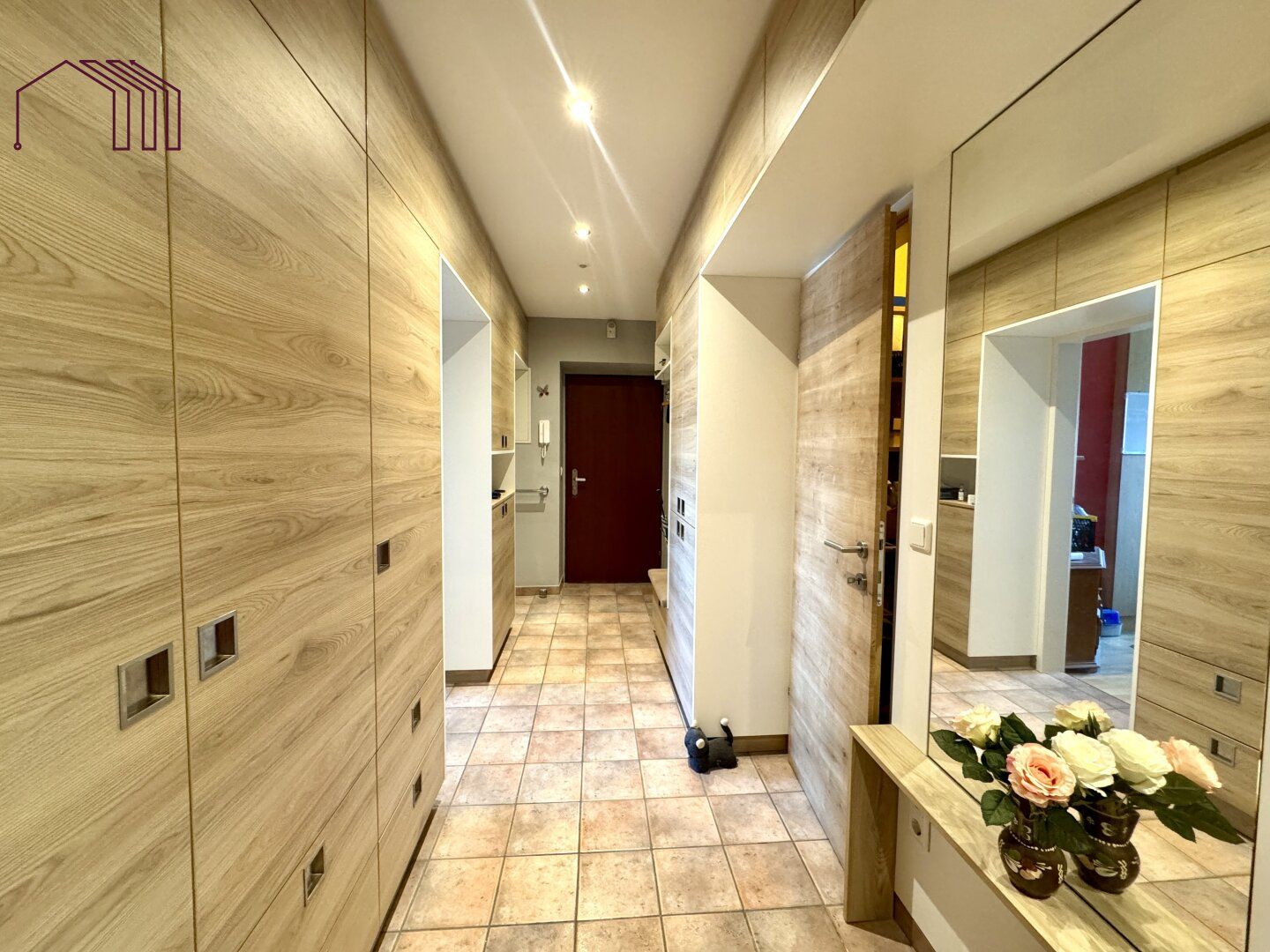 RUHIG, GRÜN & TOP ANGEBUNDEN: Geräumige 2-Zimmer-Wohnung mit Extraküche und Loggia in Graz-Wetzelsdorf