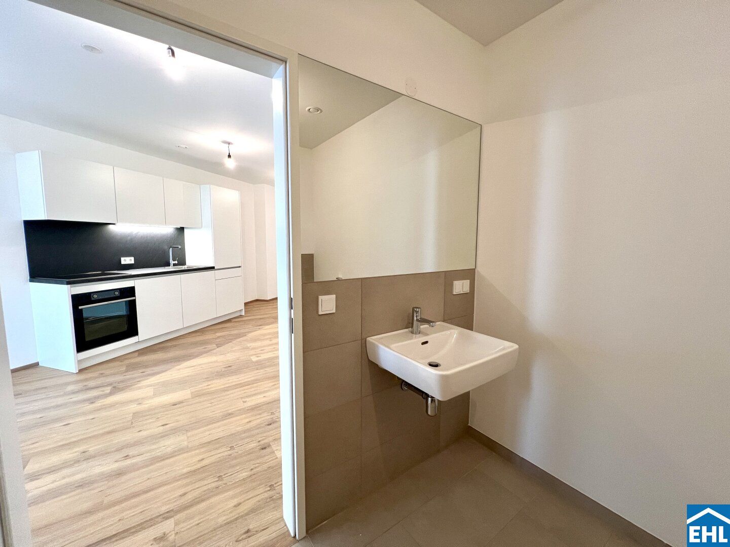 ++ERSTBEZUG++ Hochwertige 1-Zimmer-Wohnung mit Einbauküche