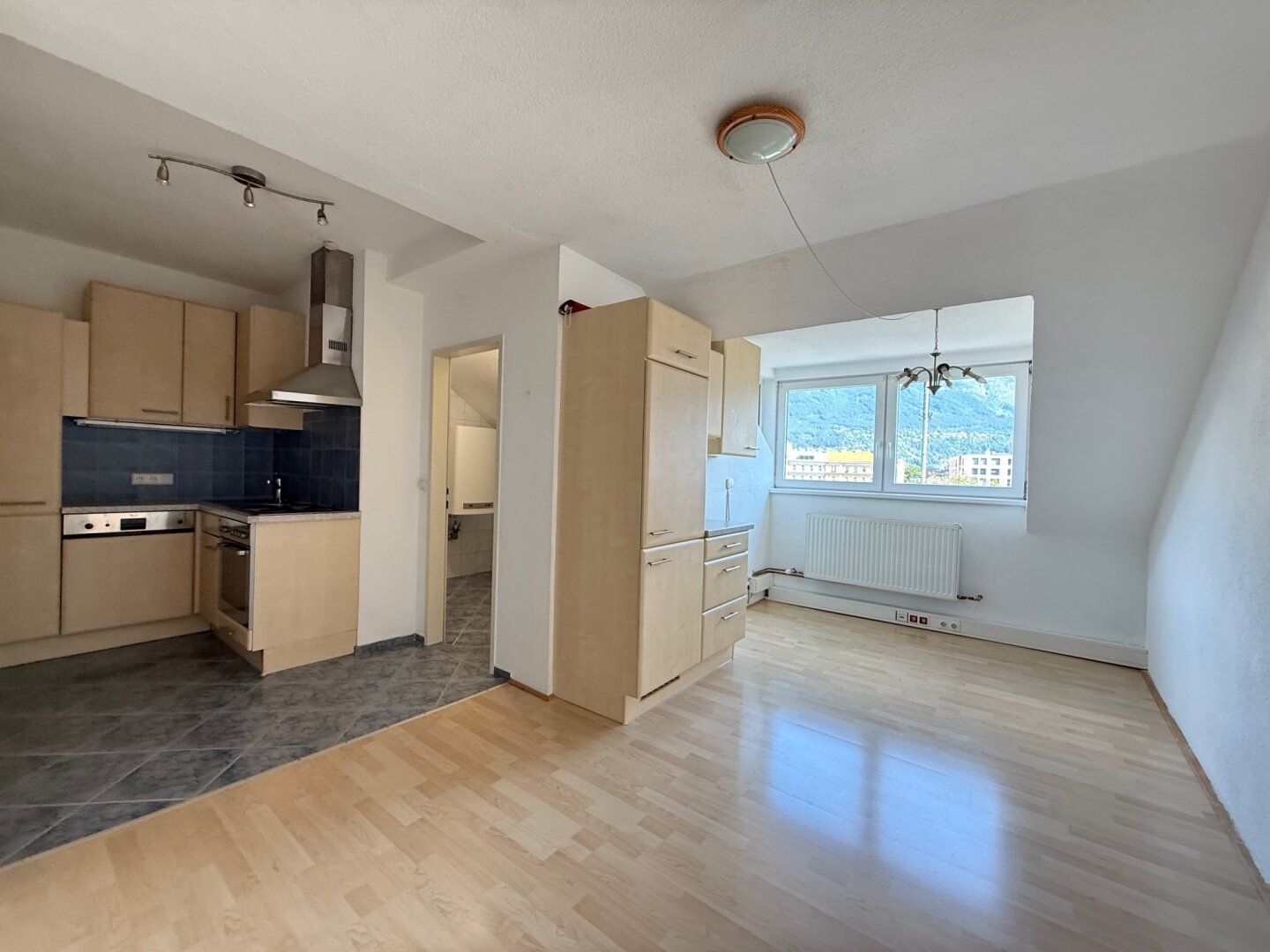 Dachgeschoßwohnung in Wilten - Ideal für Paare
