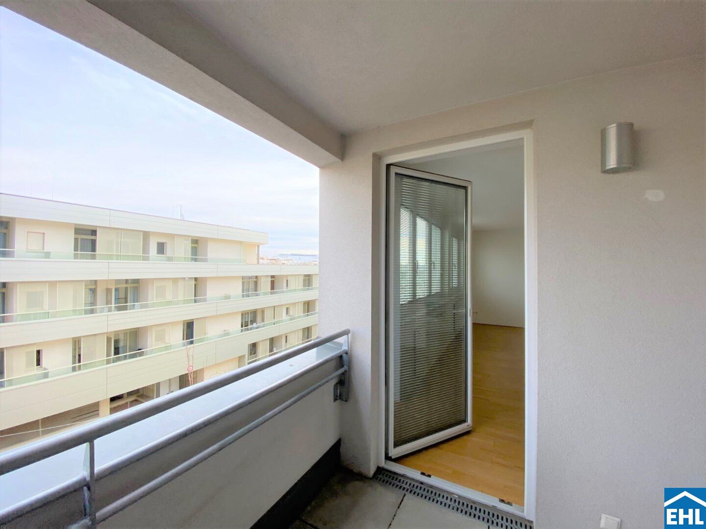 Top 2-Zimmerwohnung mit Loggia im 15. Bezirk bei der U3!