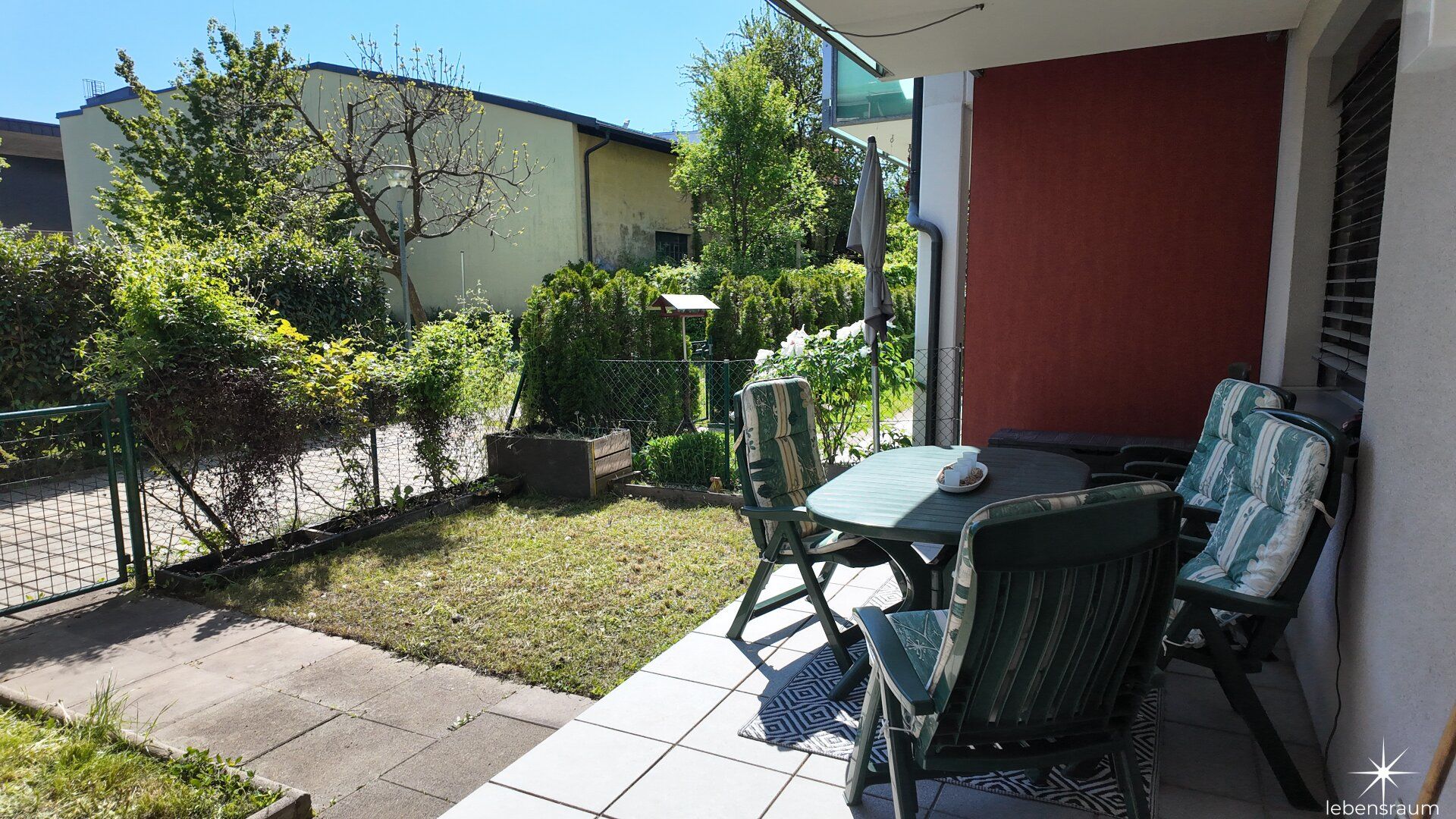 Neuwertige Maisonettewohnung in Villach - 3 Zimmer, Garten, Balkon & Garage.