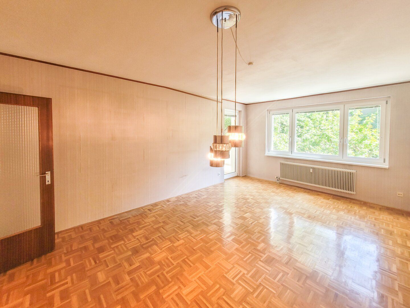PROVISIONSFREI VOM EIGENTÜMER! TOLLE 3-ZIMMER WOHNUNG MIT LOGGA NÄHE SCHLOSS MILLER-AICHHOLZ!