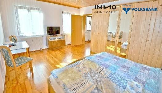 Schlafzimmer neben der Küche im zweiten Haus EG