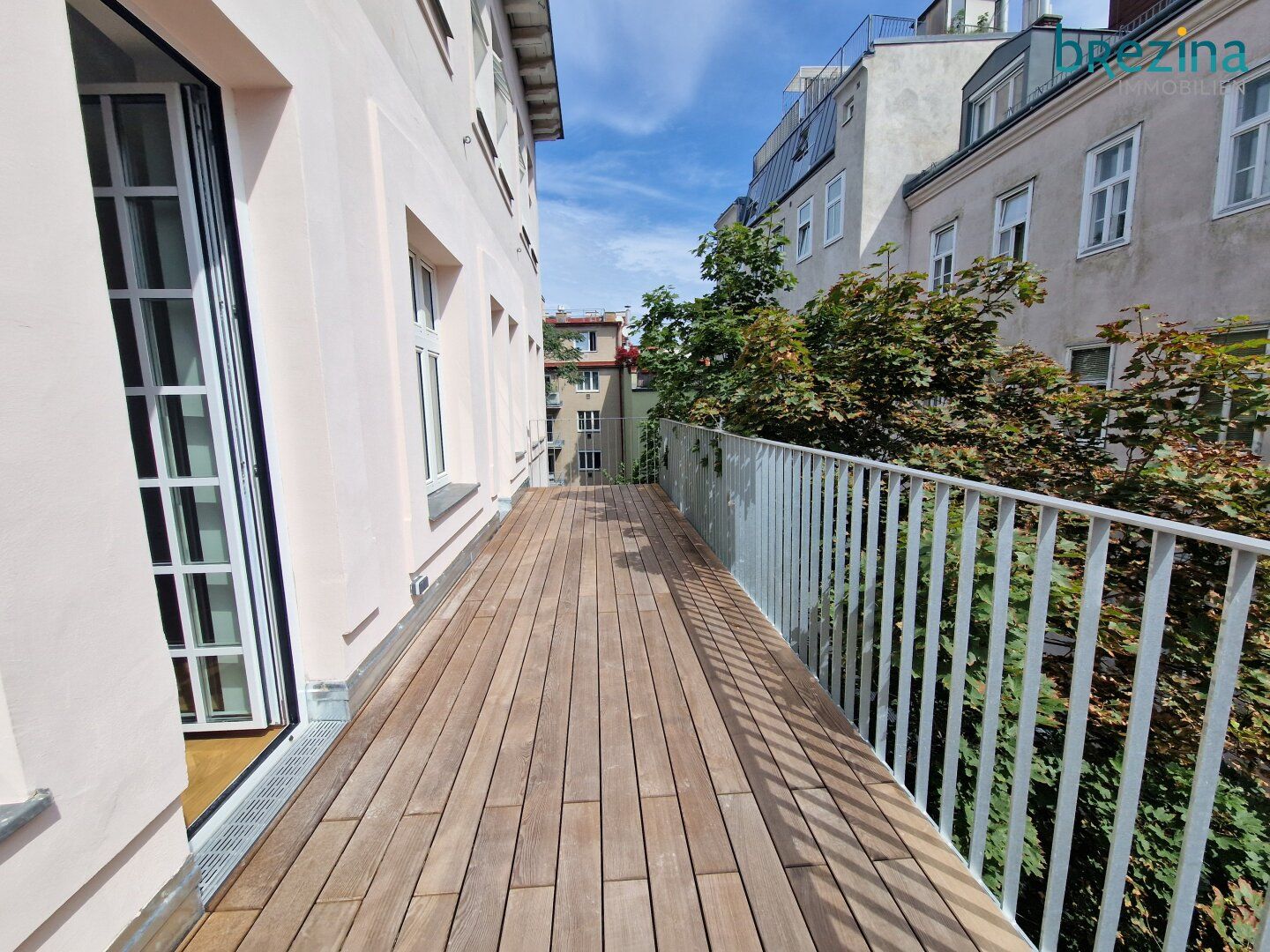 TRAUMHAFT ERSTBEZUG BALKON WOHNUNG 5 ZIMMER RUHELAGE 4er WG geeignet