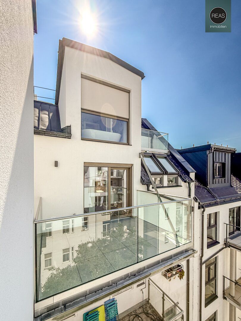 Elevate 1090 - Erstbezug: Luxus Dachgeschoss - Maisonette Wohnung (klimatisiert) mit Balkon und Terrasse nahe U6 Alser Straße, AKH!