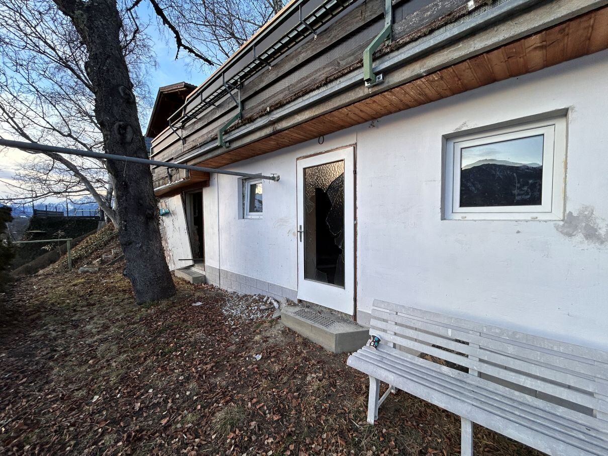 GRUNDSTÜCK mit Altbestand TRAUMHAFT IN RUHIGER LAGE MIT HERRLICHER AUSSICHT !