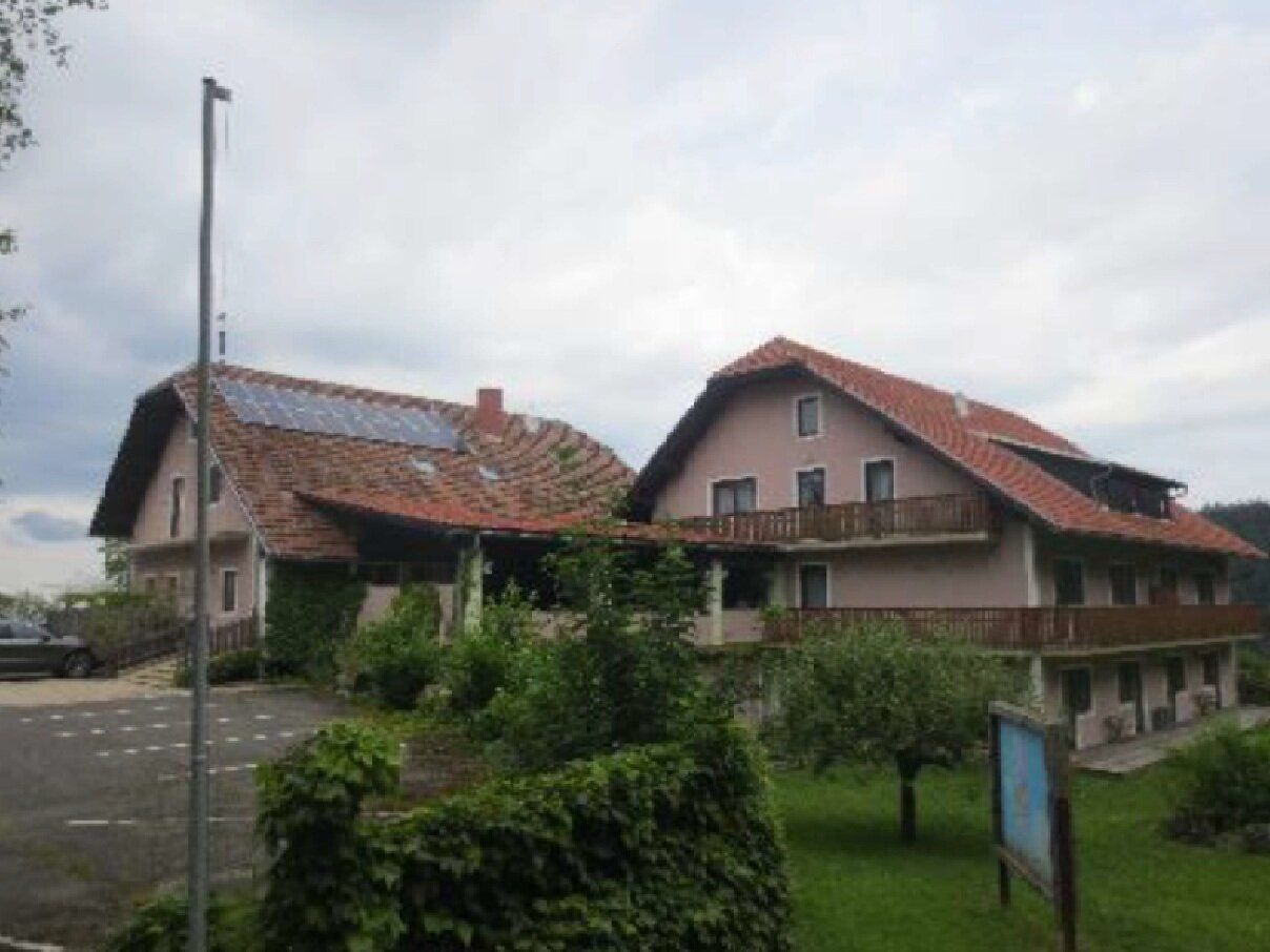 Almhof mit Gaststätte und 8 Eigentumswohnungen im angebauten Apartmenthaus in sehr ruhiger Grünlage