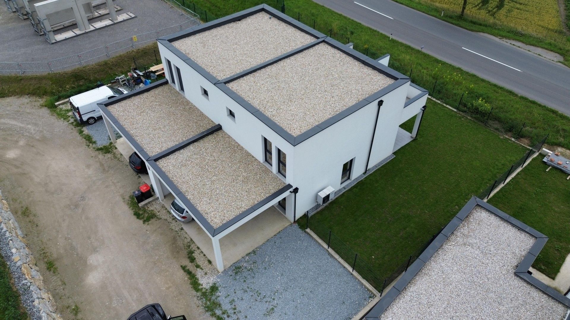 1 neu gebaute Doppelhaushälfte an der Stadteinfahrt Perg - 4 SZ/Doppelcarport,Terassse NEUER PREIS