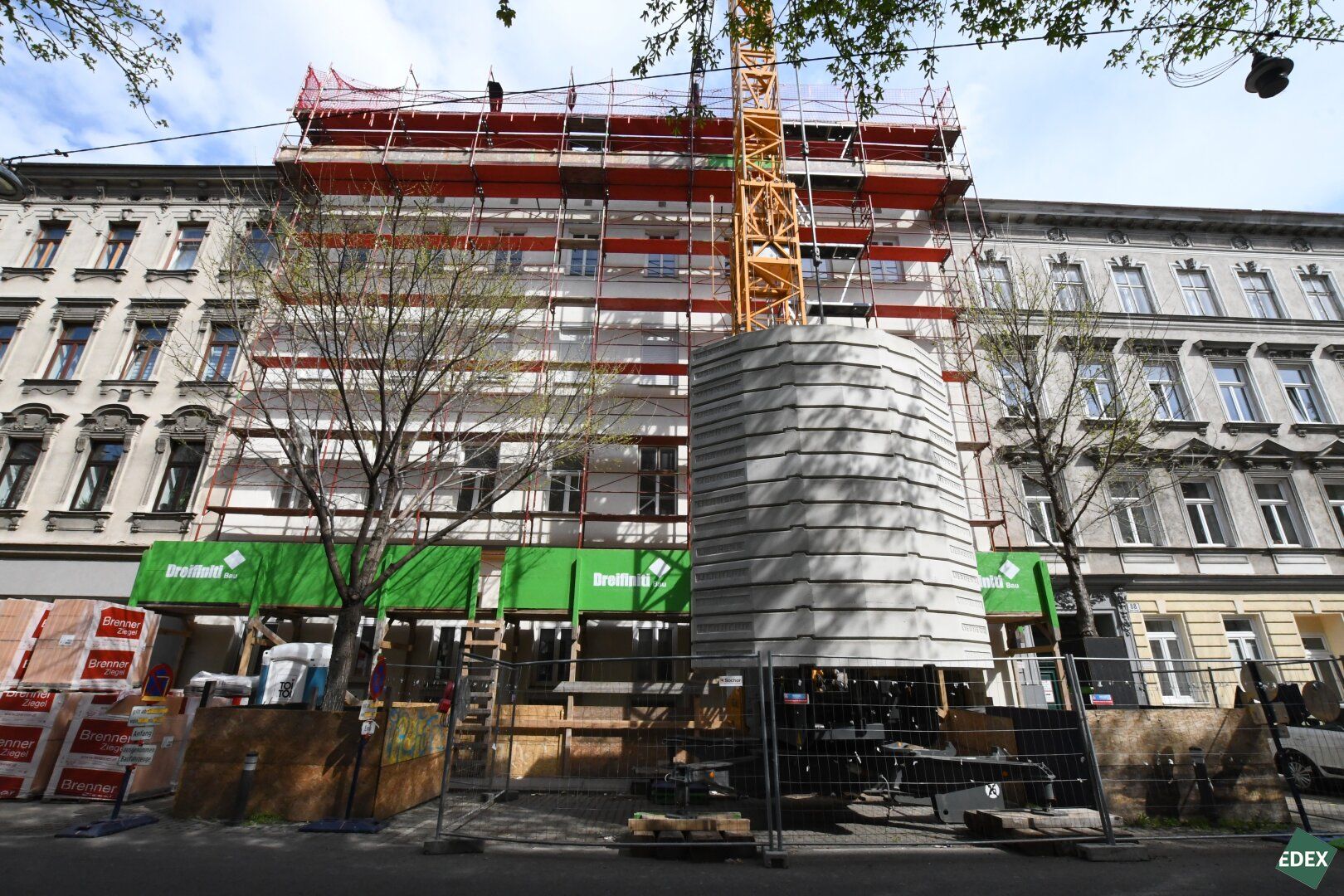 Zwei sanierungsbedürftige Altbauwohnungen mit Entwicklungspotenzial - ca. 55 m² nahe 7. Bezirk