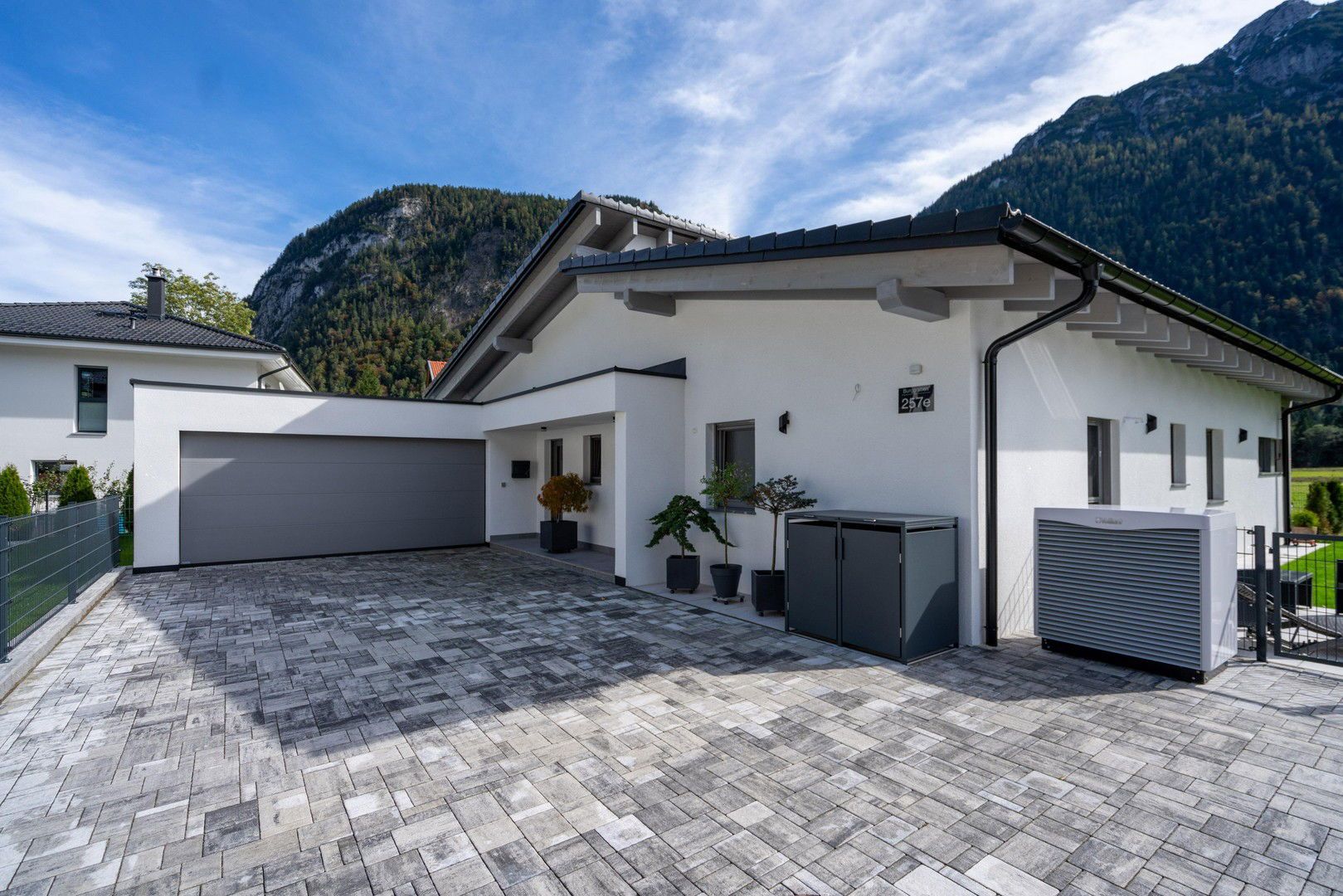 Exklusiver Bungalow, Neubau - barrierefrei, in unverbaubarer Lage - Leutasch, Tirol