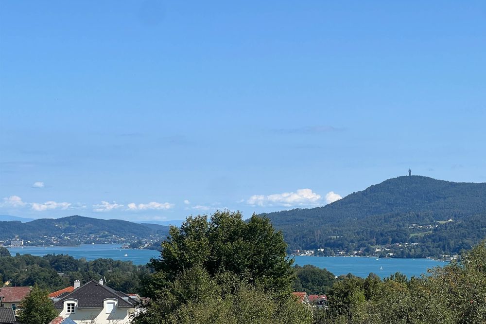 Seeblickwohnung im Dachgeschoss - Lindenhofweg Velden