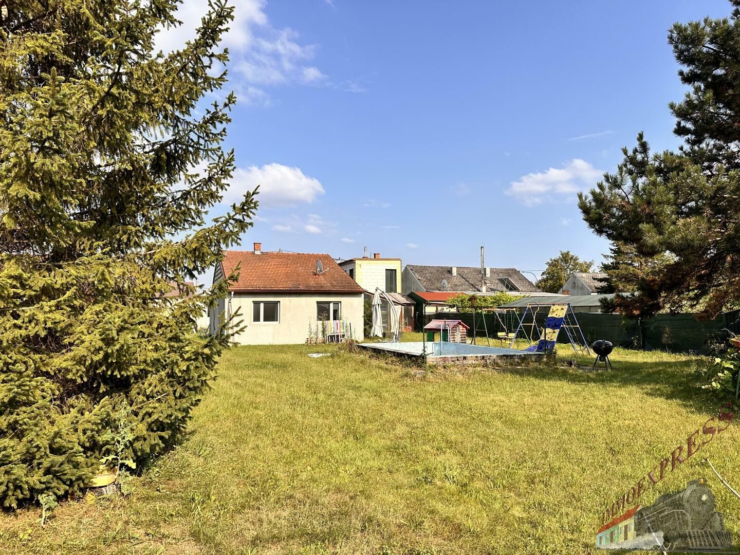 Zwei Objekte auf einem 1375m² großen Grundstück in Sollenau