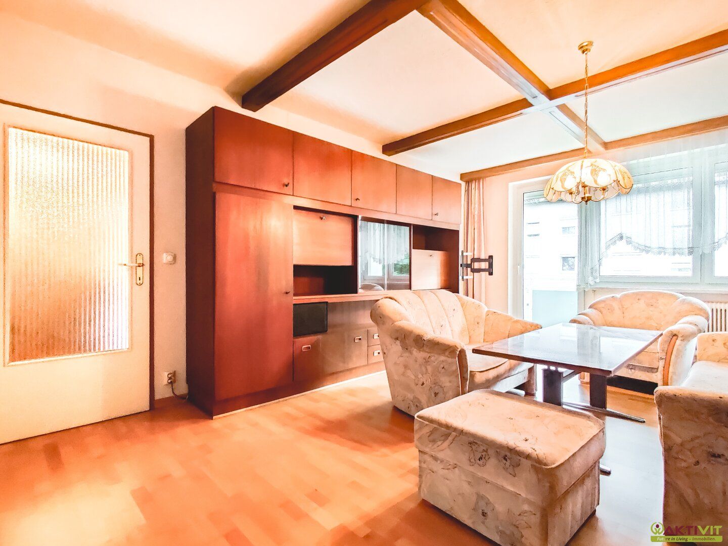 Helle 3-Zimmer-Wohnung mit Westbalkon und Potential in Vöcklabruck.