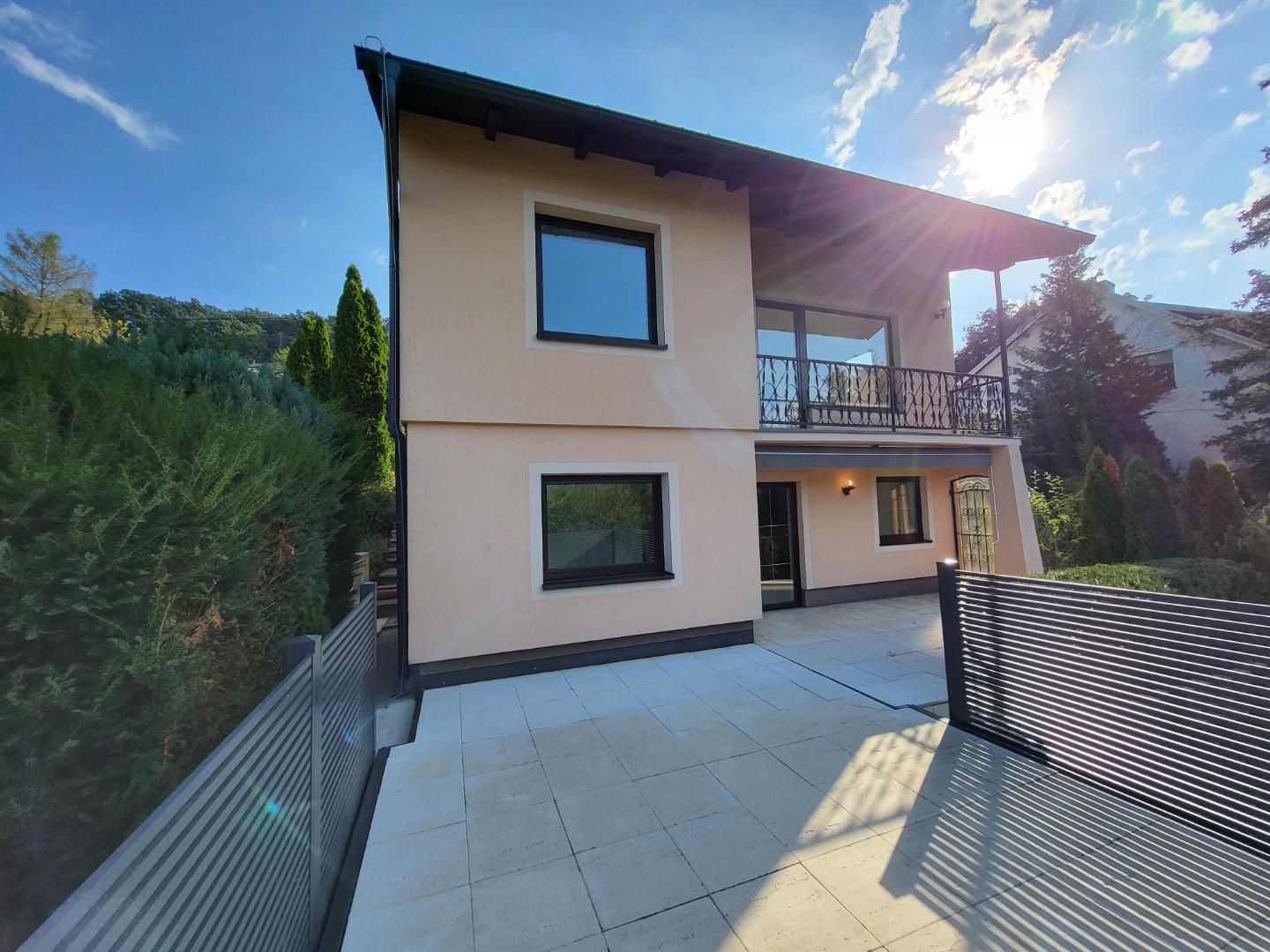 GENERALSANIERTES EINFAMILIENHAUS MIT AUSBLICK UND WEINKELLER - PROVISIONSFREI