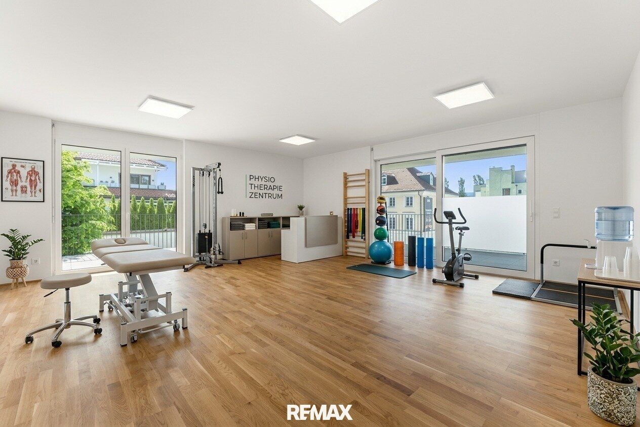 Moderne Praxisfläche nahe dem Wörthersee: Erstbezug, barrierefrei & mit XL-Terrasse - Ansicht 3