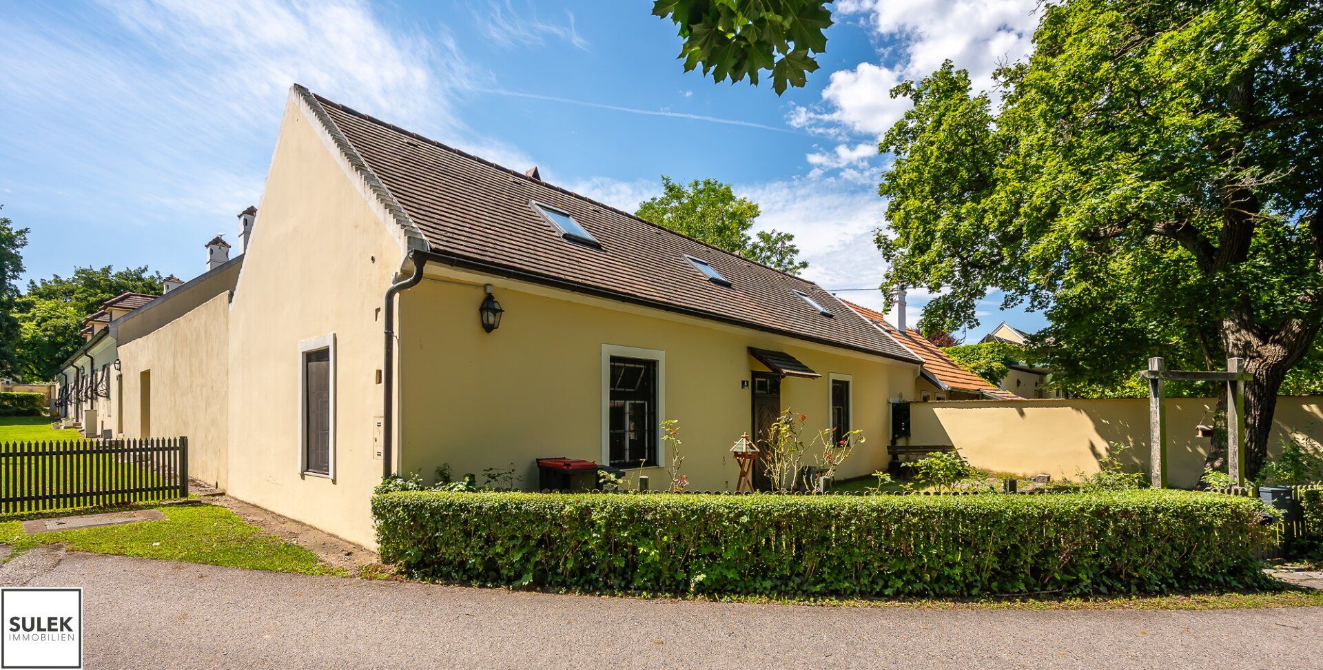 charmantes Einfamilienhaus mit dazugehöriger Einliegerwohnung in Petronell - ab 1.11.2025