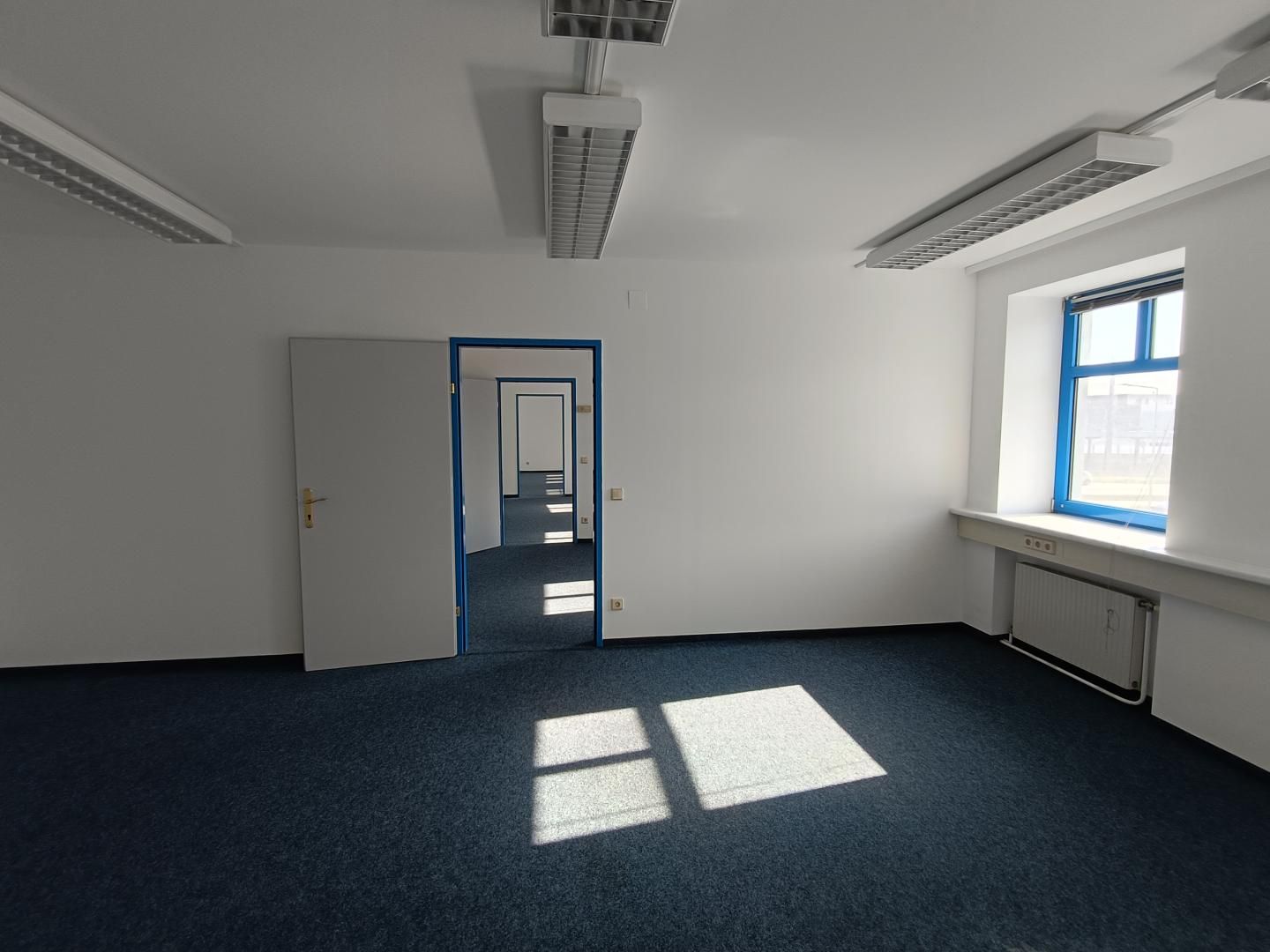 Idealer Standort für Kanzleien, Praxen und Dienstleistungsunternehmen - Topfrequenzlage mit direkter Bahnhofsanbindung - Ansicht 3