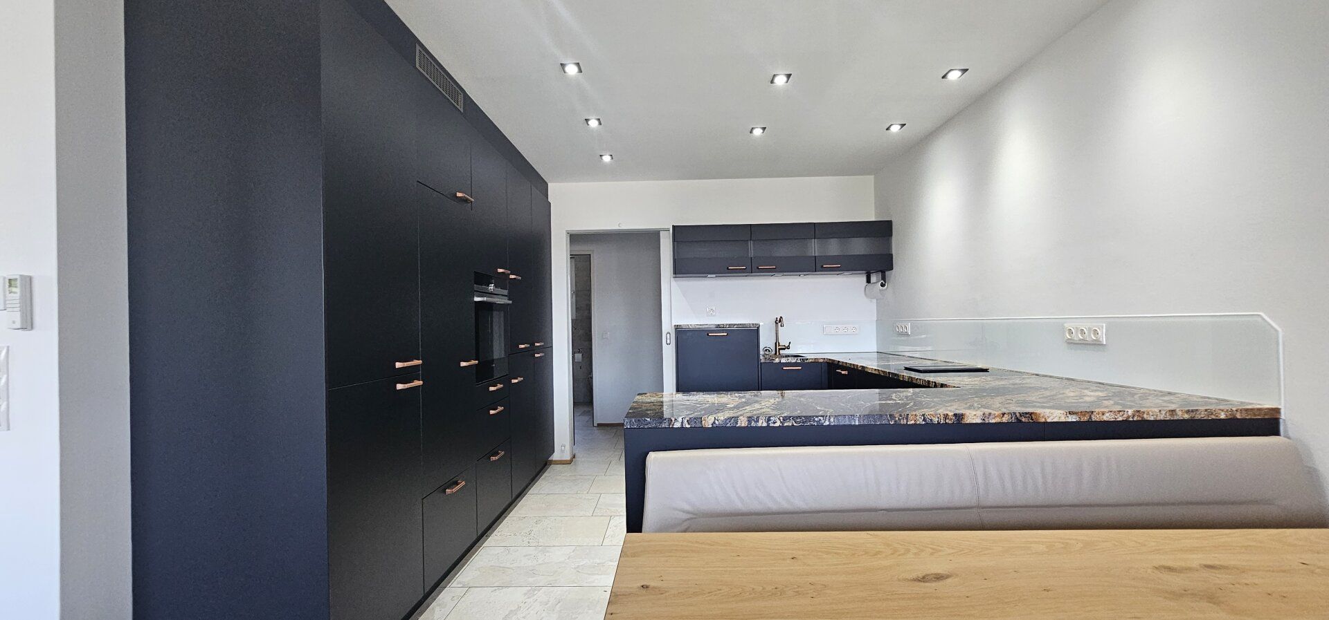 Moderne 3-Zimmer Oase mit Weitblick, die zum Wohlfühlen einlädt