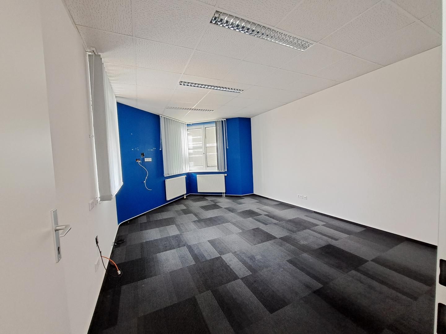 Büroflächen von ca. 100m² -270m², im Gewerbegebiet! neben der Autobahnauffahrt der S33 - Ansicht 4