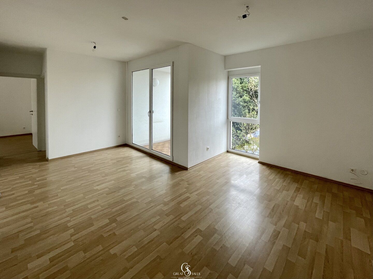 Perfekt aufgeteilt, top ausgestattet - Mietwohnung mit Loggia & Carport!