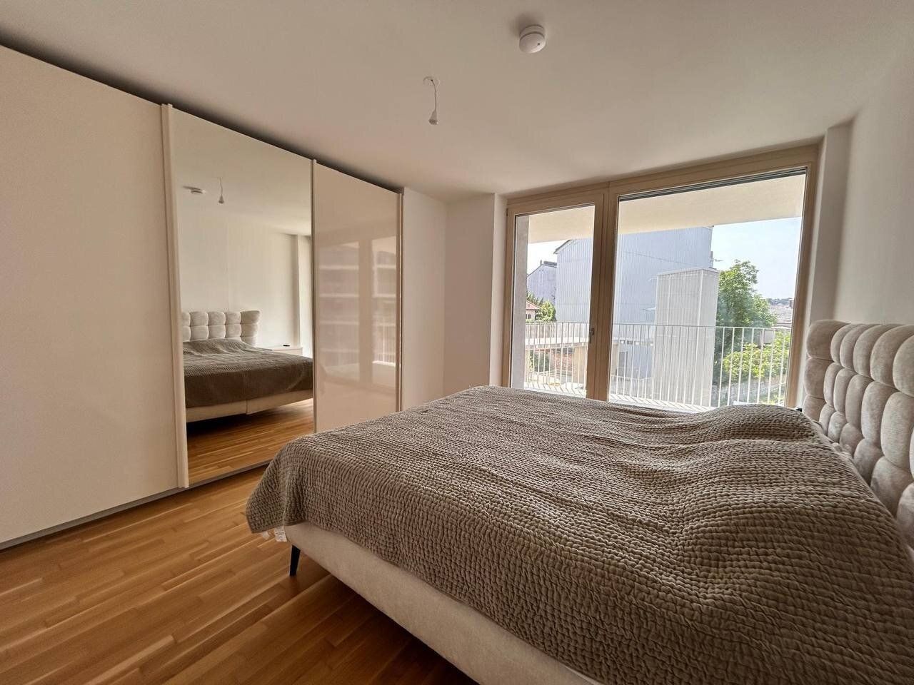 SPEZIALANGEBOT: Möblierte 4-Zimmer-Mietwohnung mit Balkon im 