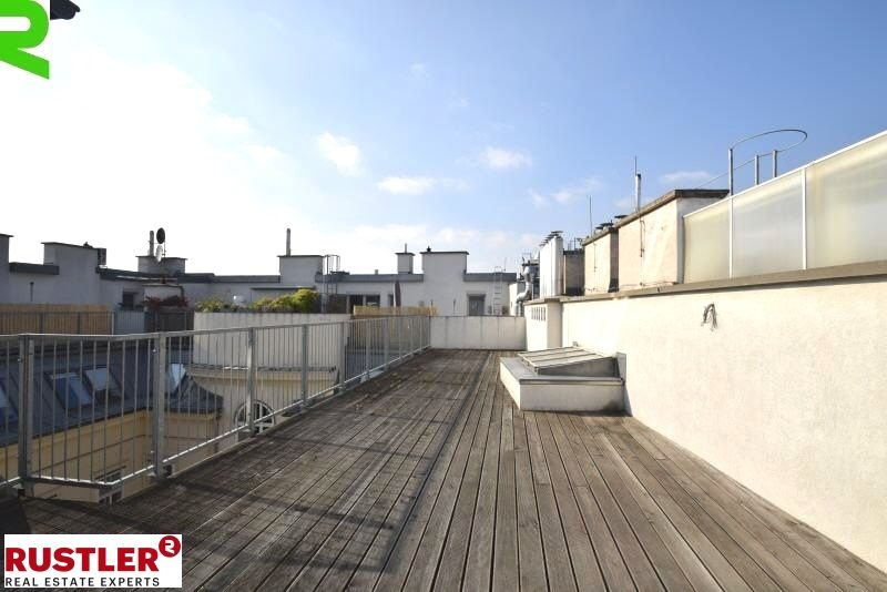 Großzügig angelegte Dachgeschoss Maisonette mit ca. 70qm Terrasse