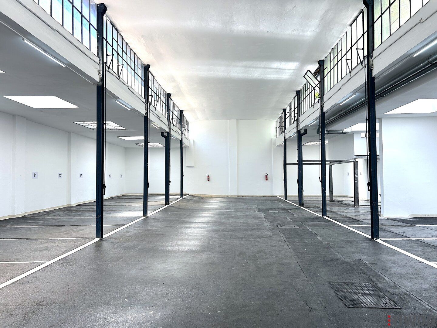 GARAGENSTELLPLÄTZE IN DER ZIEGLERGASSE IN BEEINDRUCKENDEM HOFGEBÄUDE