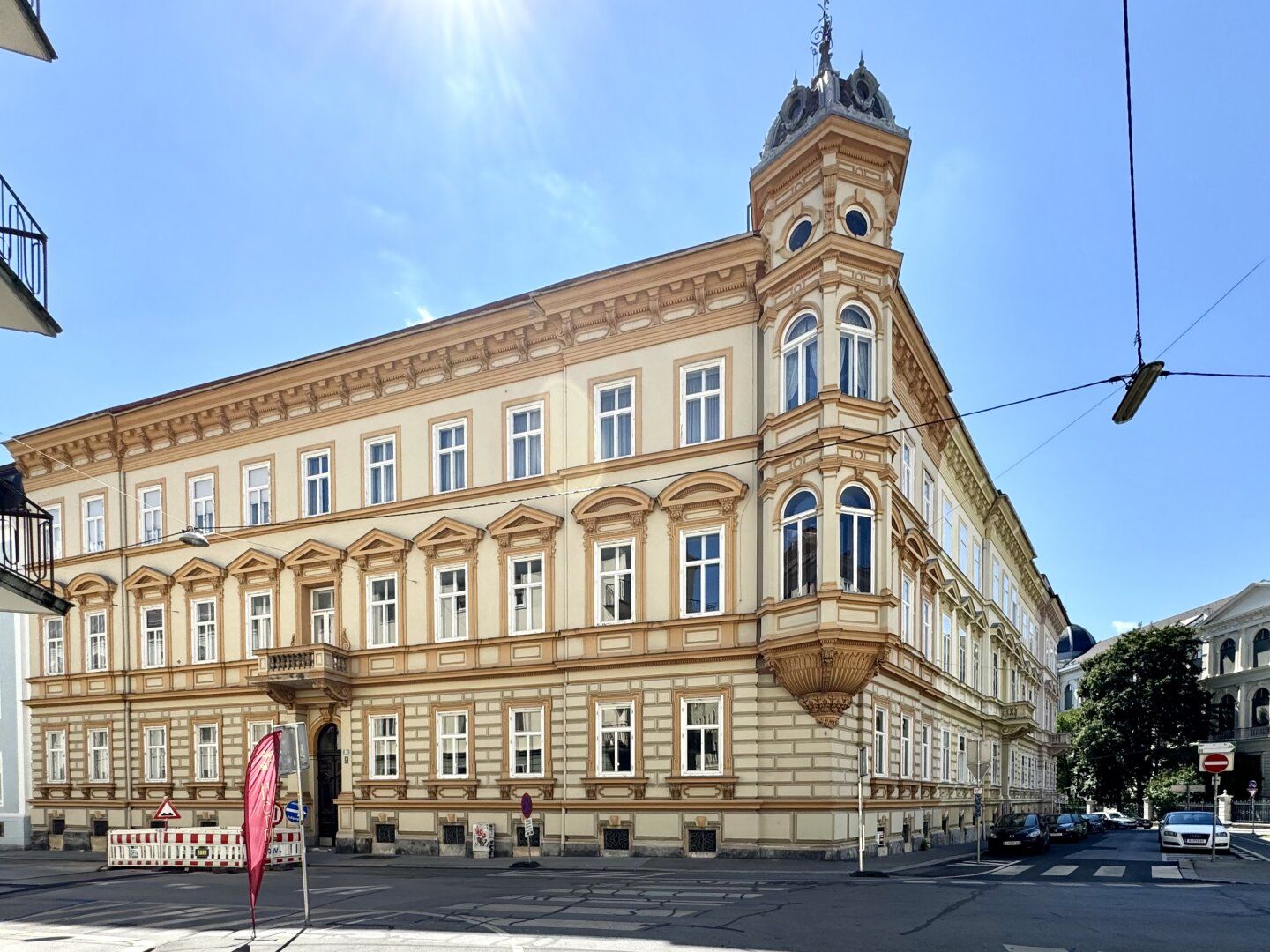 Stilvolle Altbauwohnung vis-à-vis des TU Campus