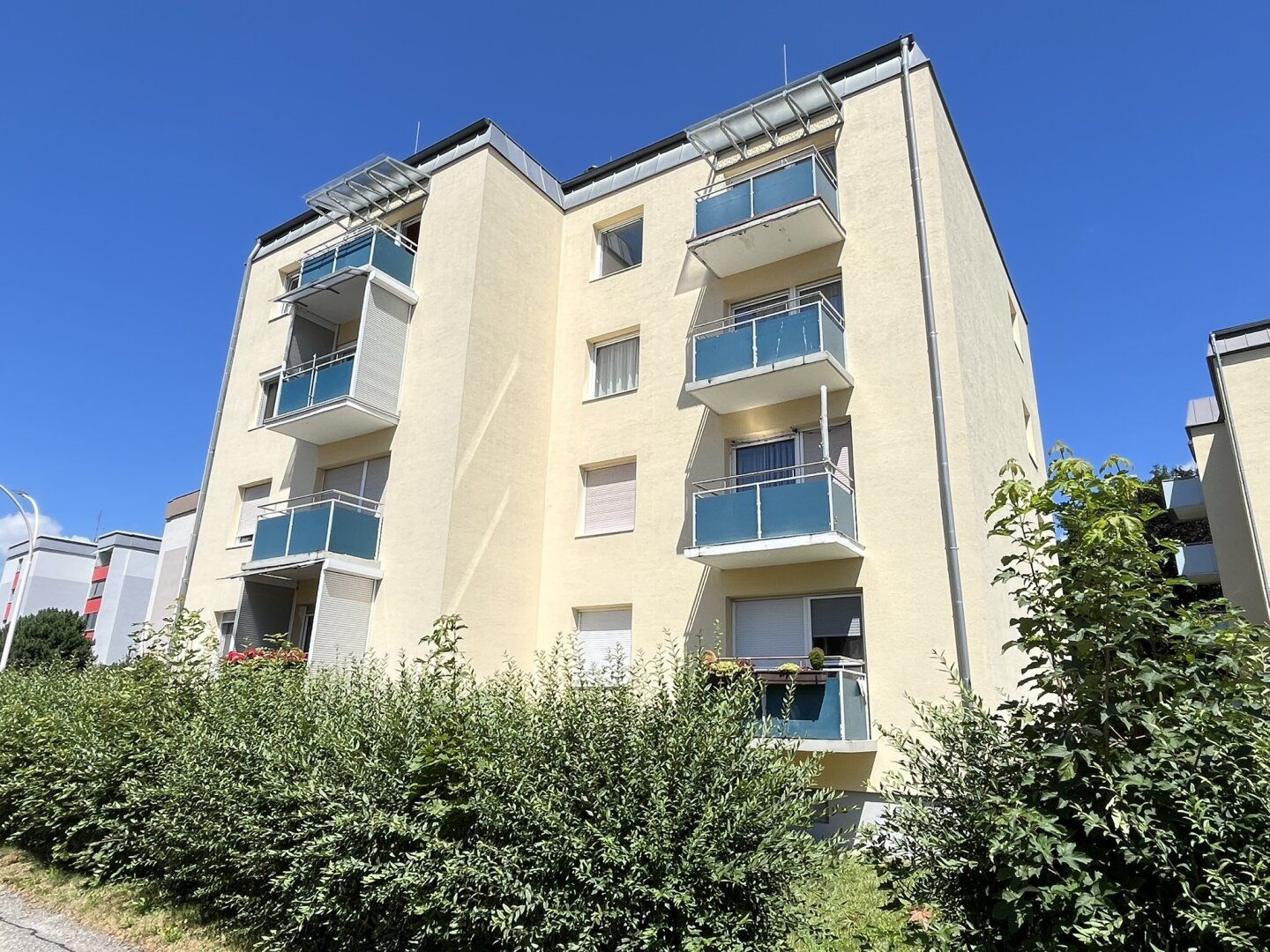 ++ Geräumige Eigentumswohnung mit Balkon und Garage - voll saniert! ++