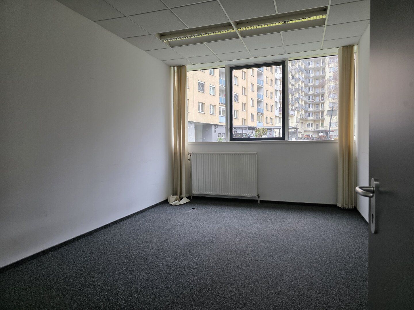 Grosse BÜROFLÄCHE in erstklassiger Lage im Erdgeschoss - Ansicht 5