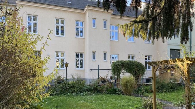 Hausansicht von Garten
