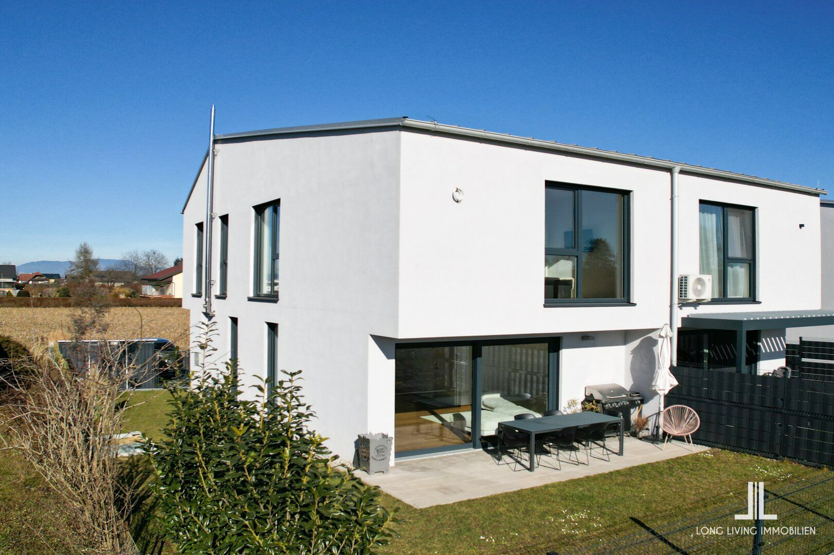 Moderne Doppelhaus-Hälfte mit Süd-Ausrichtung zu verkaufen!