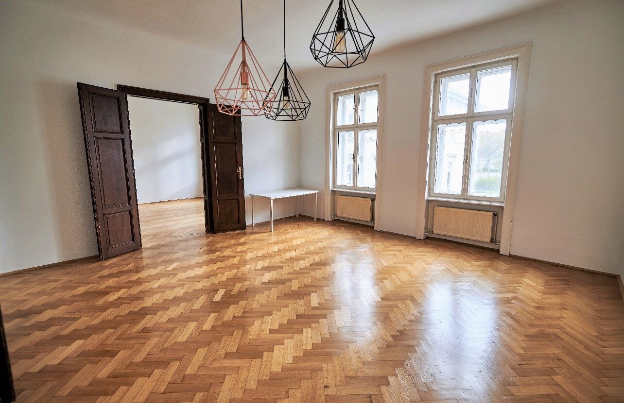 Altbau Rarität: 3-Zimmer-Wohnung, Küche extra in der Merangasse in Graz mit Terrasse hofseitig: 108 m²- Ihr neues Zuhause wartet!