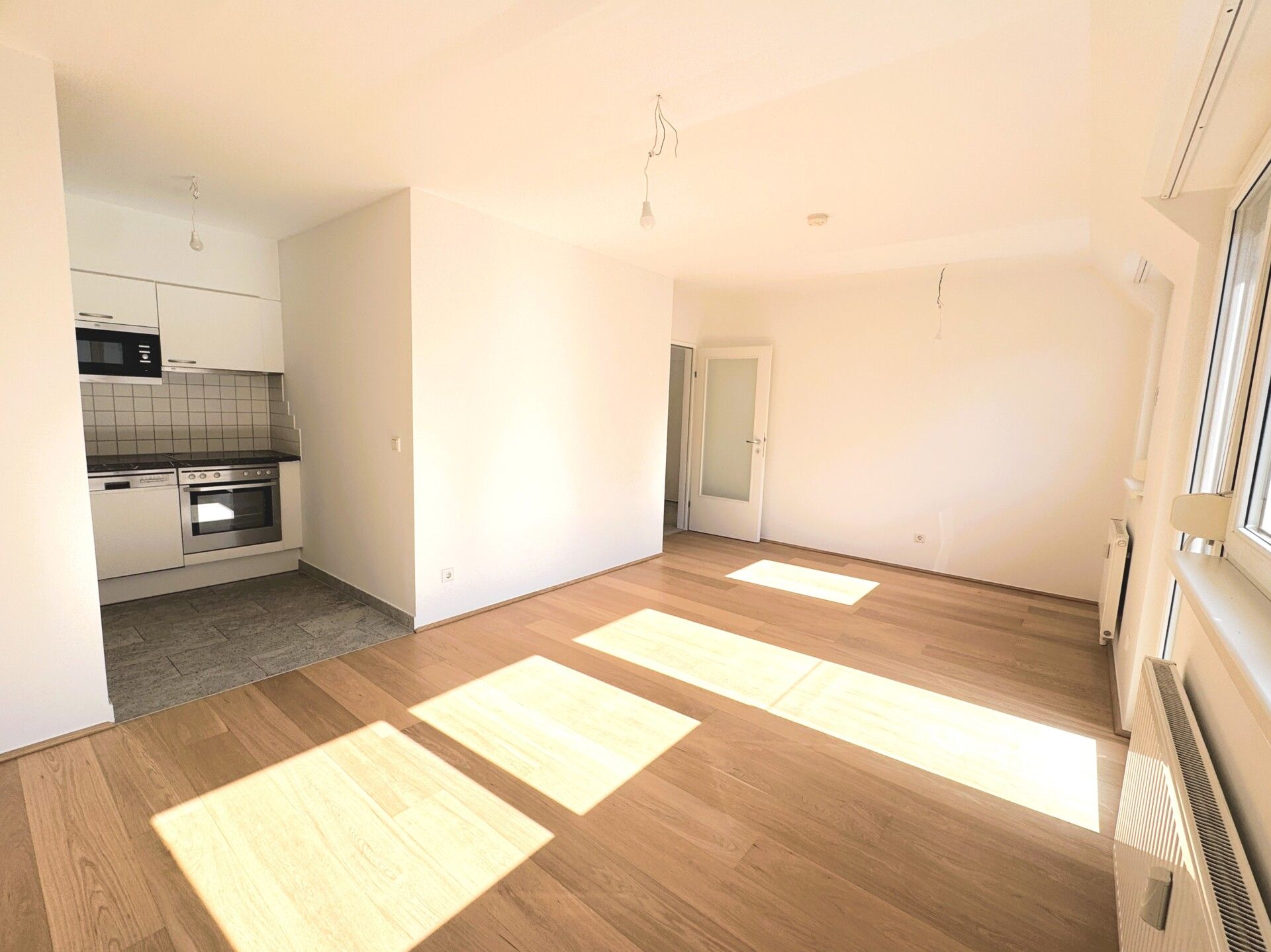 Dachgeschosswohnung mit Ost-Ausrichtung - moderne 2-Zimmer-Wohnung inkl. Einbauküche. Perfekt als Anlageobjekt - zu kaufen in 1160 Wien.