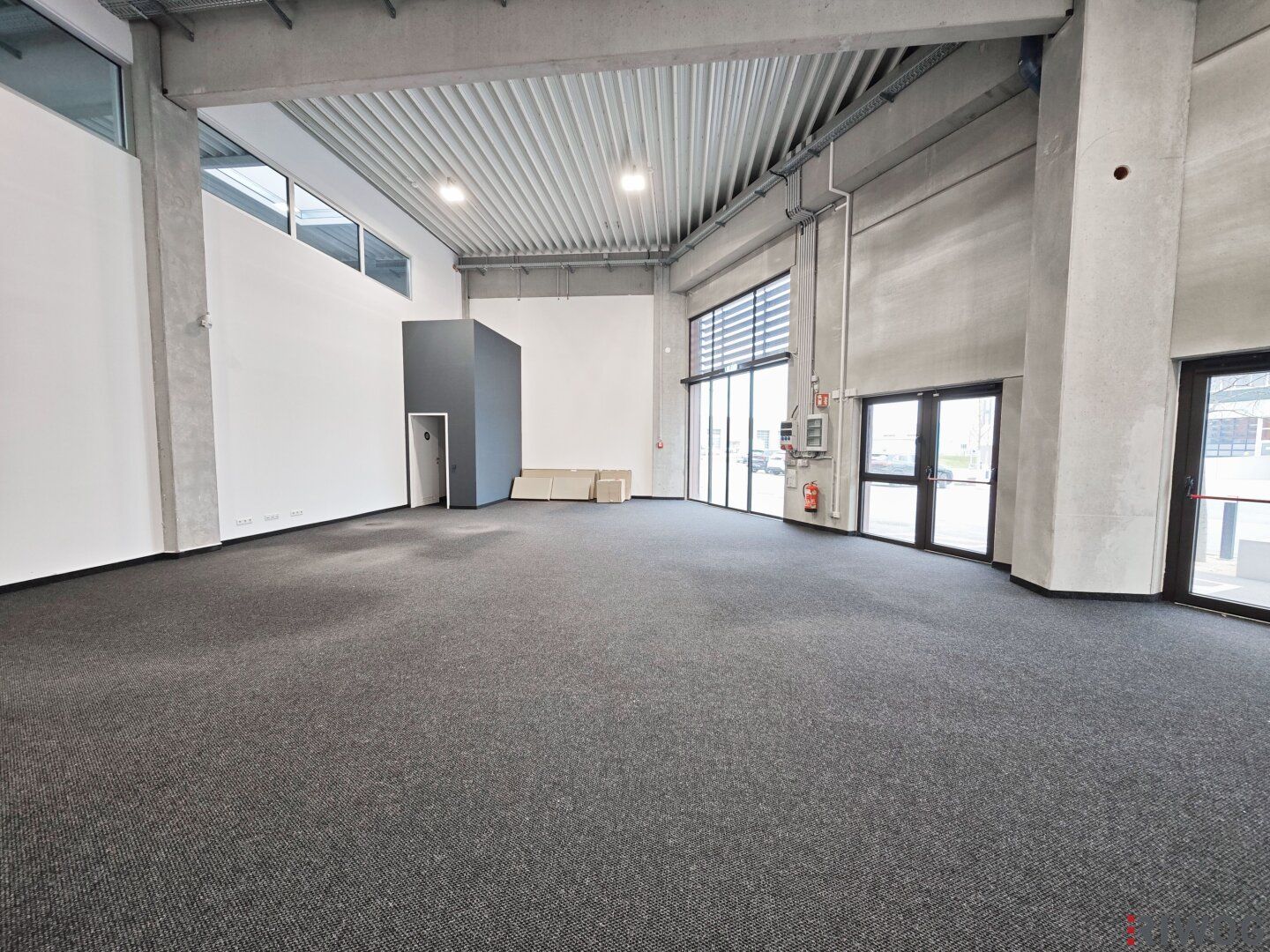 Schauraum/Büro & Produktion/Lager Kombination | 512m² Nutzfläche | LKW Zu- bzw. Einfahrt möglich - Ansicht 4
