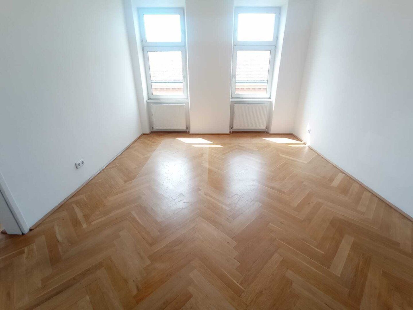 Charmante Stilaltbauwohnung - hier wohnen Sie zentral und komfortabeln !