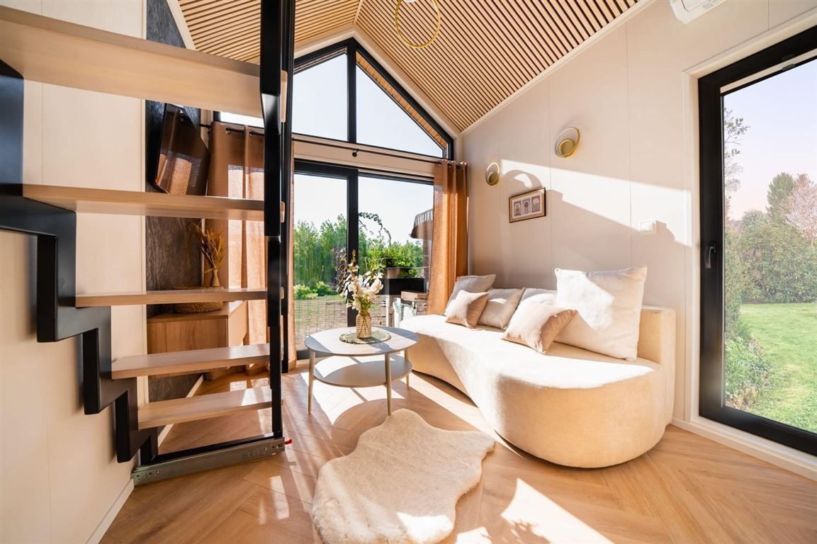 KAUFEN & EINZIEHEN! Voll möbliertes MINIHAUS mit Doppelcarport und XXL Garten! Das Wohnen von morgen!