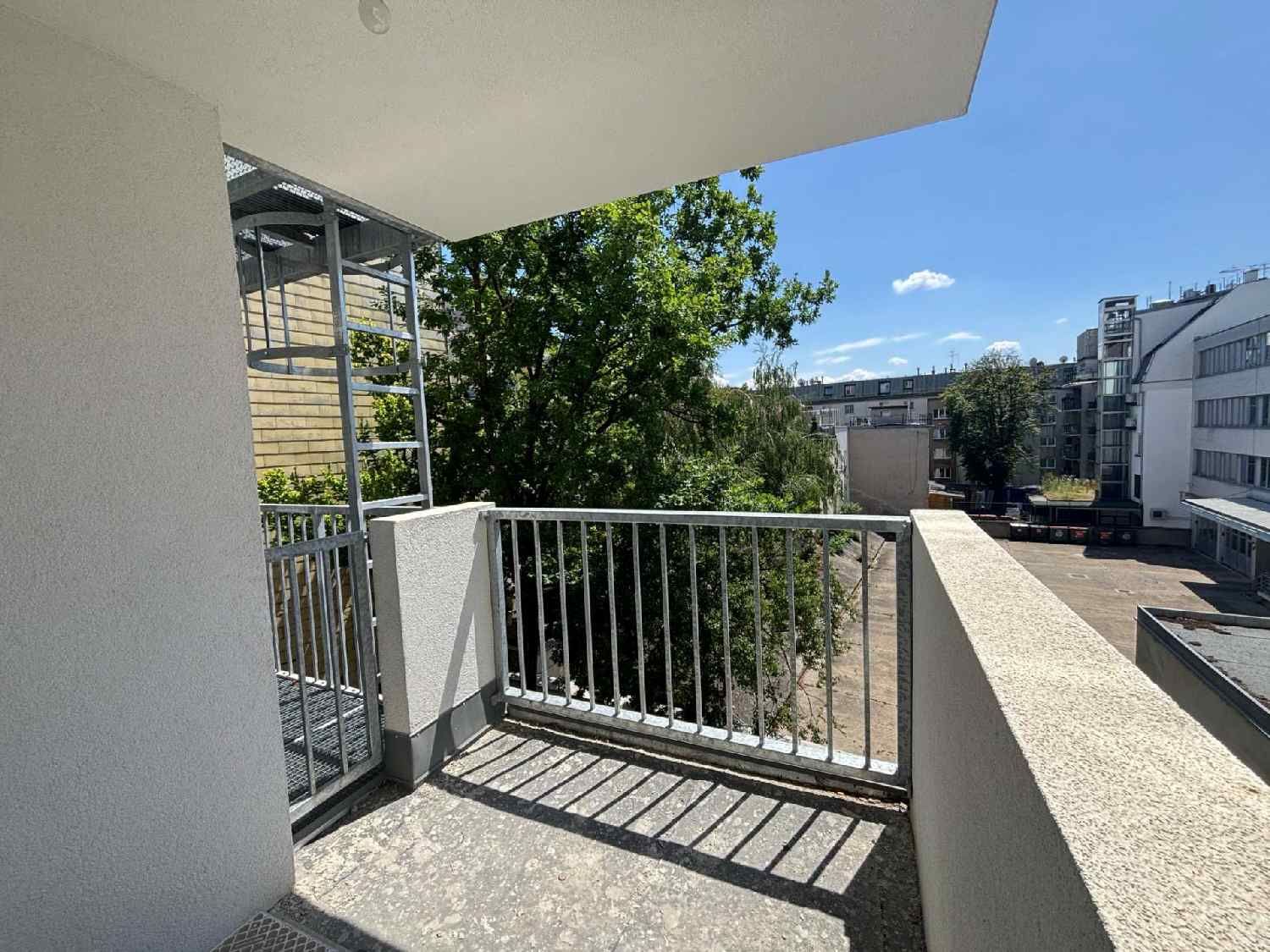 MODERNE ERSTBEZÜGE MIT FREIFLÄCHEN + SAUNA in 1150 Wien
