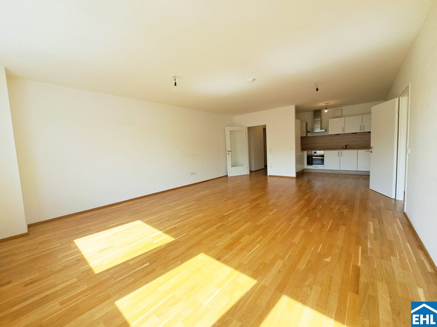 Schöne 2-Zimmer-Wohnung nahe Millennium Tower
