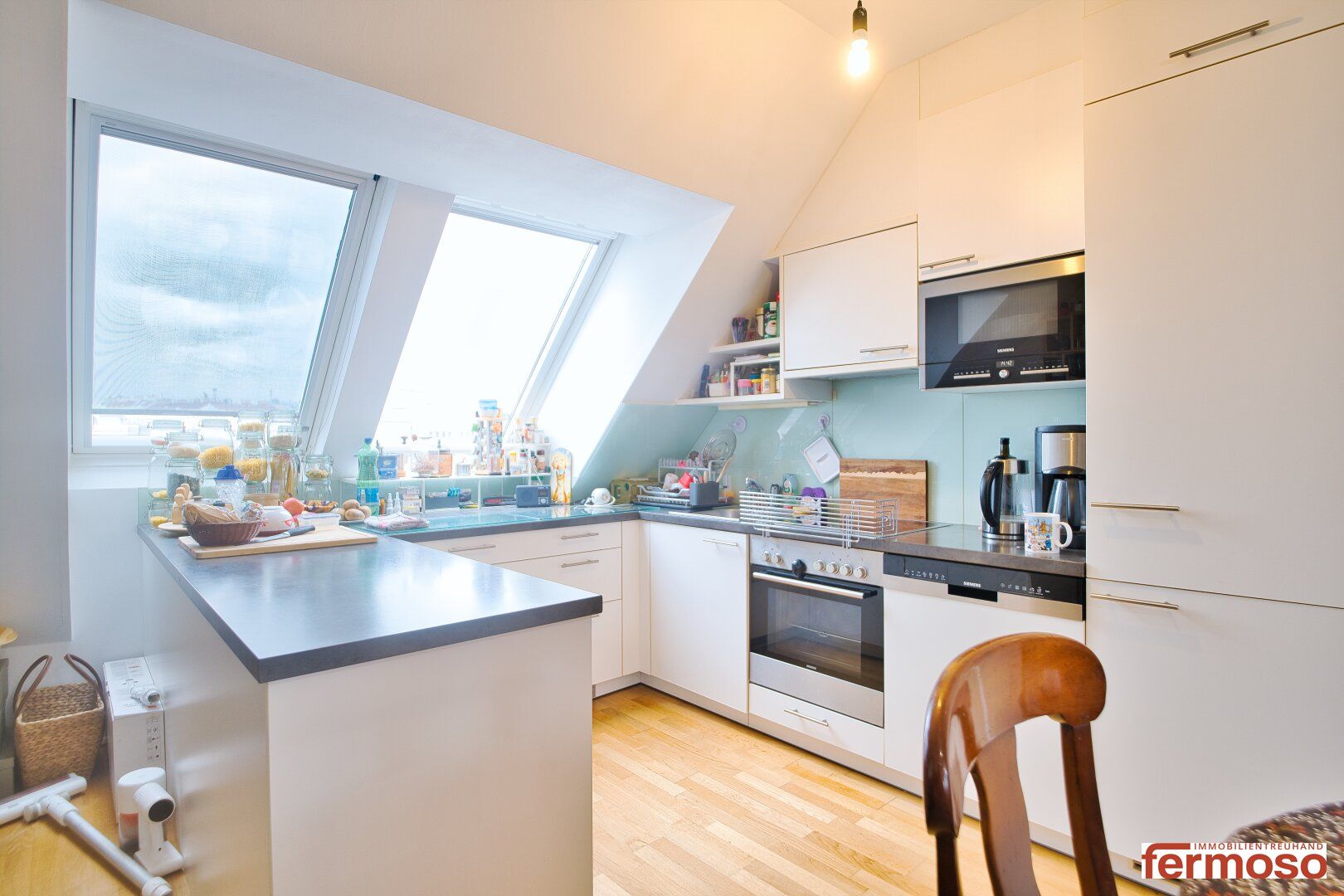 klimatisierte Dachgeschosswohnung mit 4 Zimmer (116m²) / verfügbar ab Juli 2025