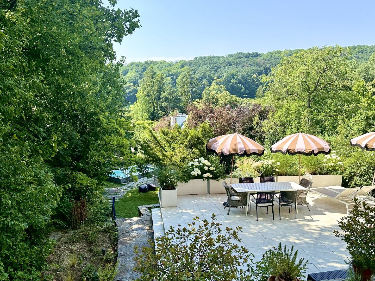 Opulente Maisonette-Wohnung mit Garten, Pool und Garage nächst Pötzleinsdorfer Schlosspark