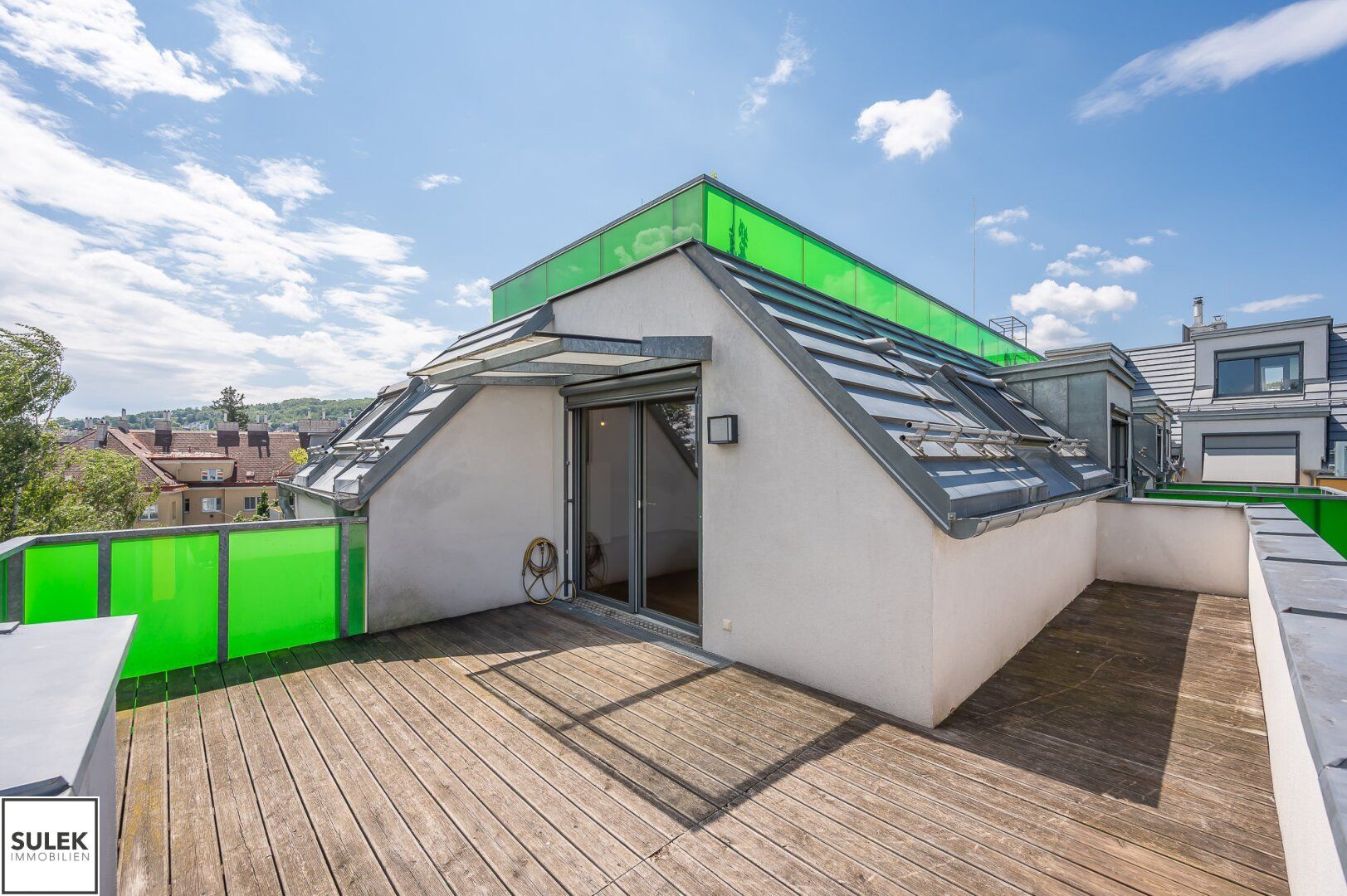 Gut geschnittene 4-Zimmer-Dachgeschosswohnung mit großer Terrasse in Hütteldorf (S+U)