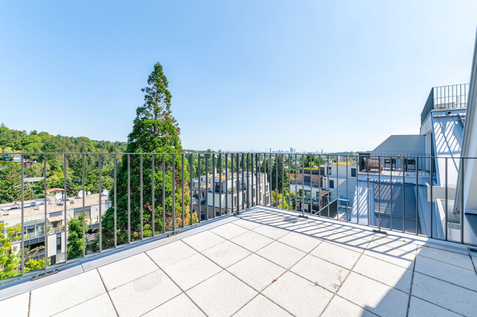 Erstbezug! Großzügige 3-Zimmer-Wohnung mit 2 Terrassen inkl. Stellplatz zu vermieten!