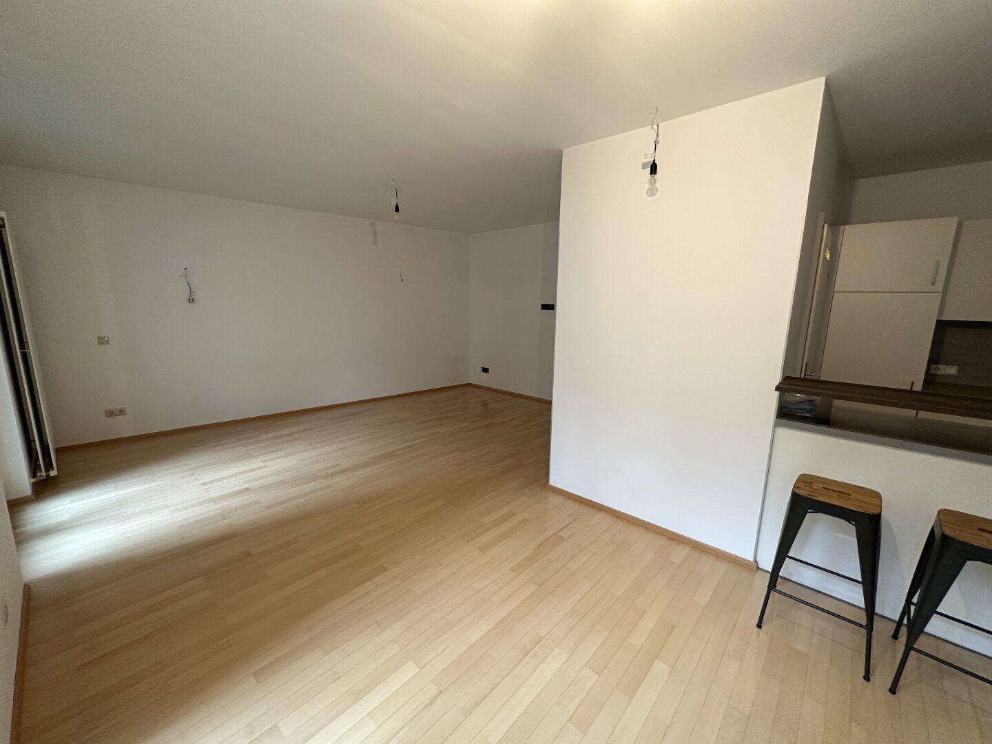KARLSPLATZ IS CALLING: ruhige 2 Zimmer-Wohnung mit Gemeinschaftsdachterrasse! – pohled 5