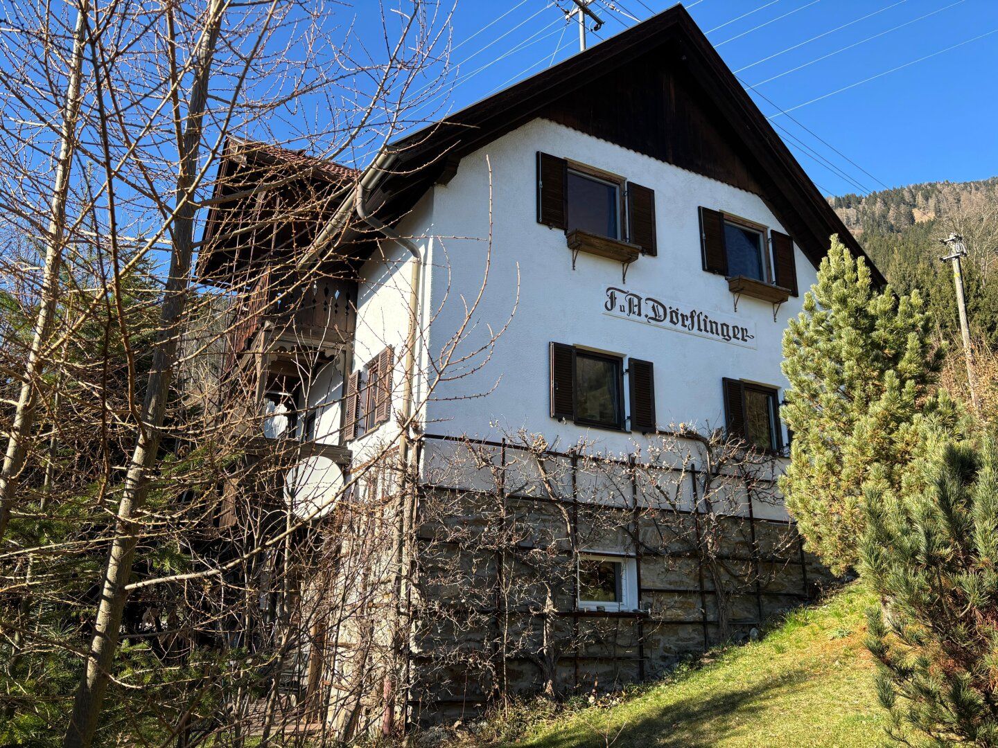 Modernes Refugium in absoluter Ruhelage - Vollrenoviertes Einfamilienhaus mit großem Garten