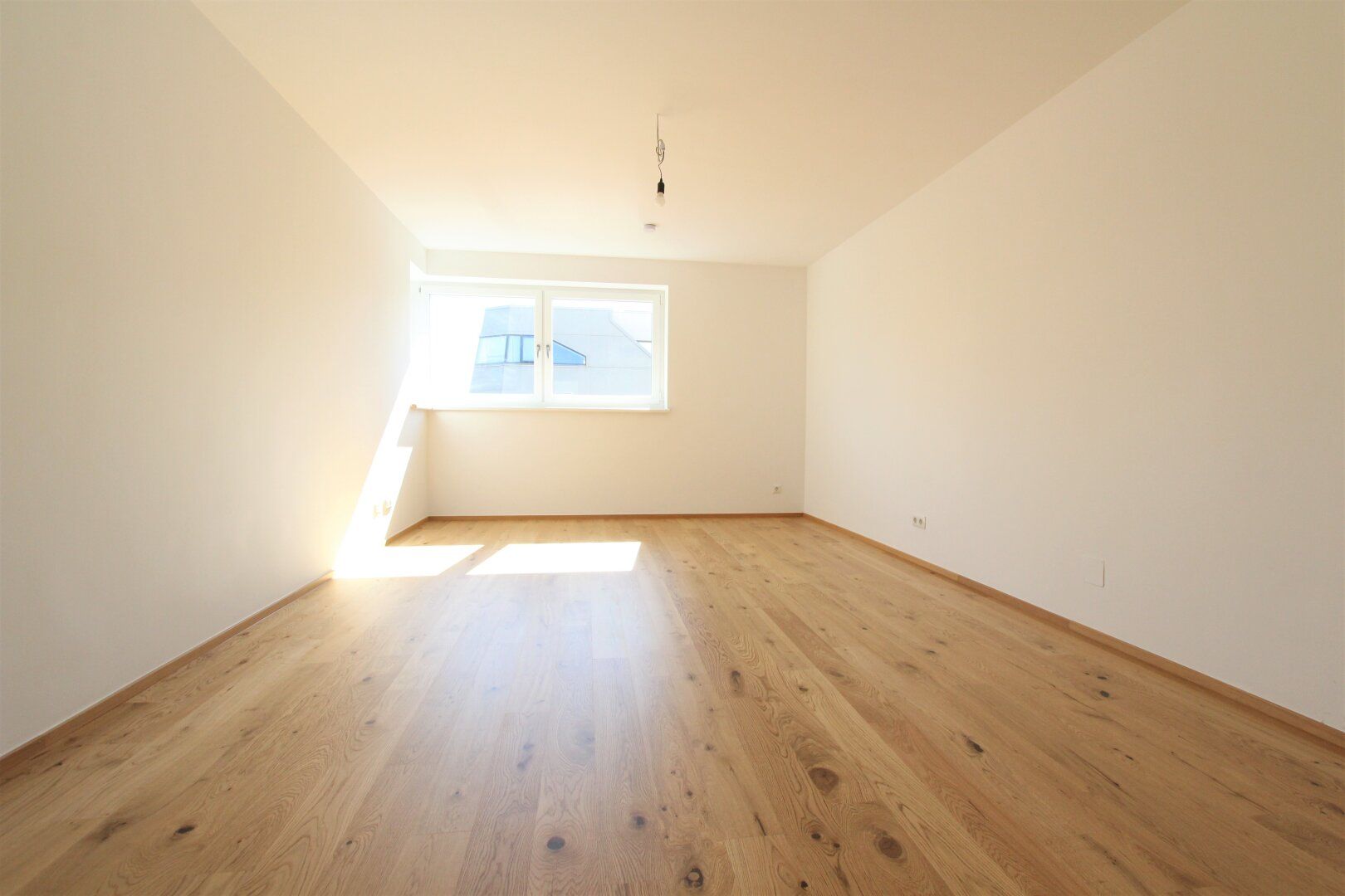 MODERNE 1-ZIMMER-WOHNUNG NÄHE BAHNHOF FLORIDSDORF!
