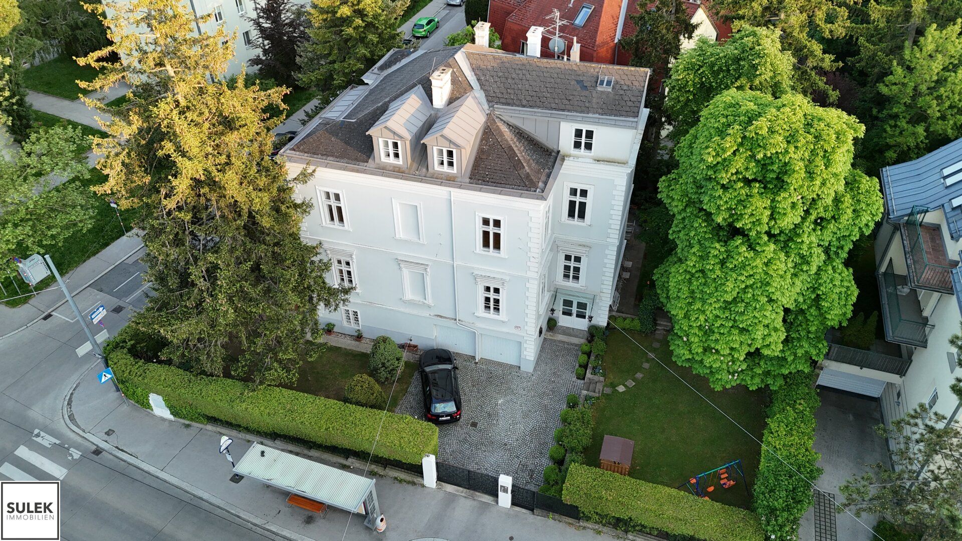 Wohnen in einer Hietzinger Villa: charmante 4-Zimmer-Wohnung zzgl. Küche und Veranda in Grünruhelage