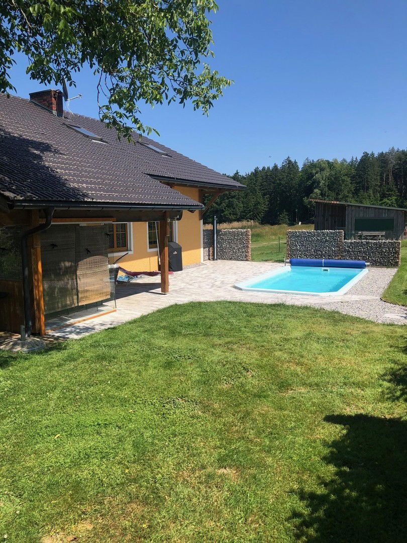 Haus in Traumlage mit Grünland und Wald
