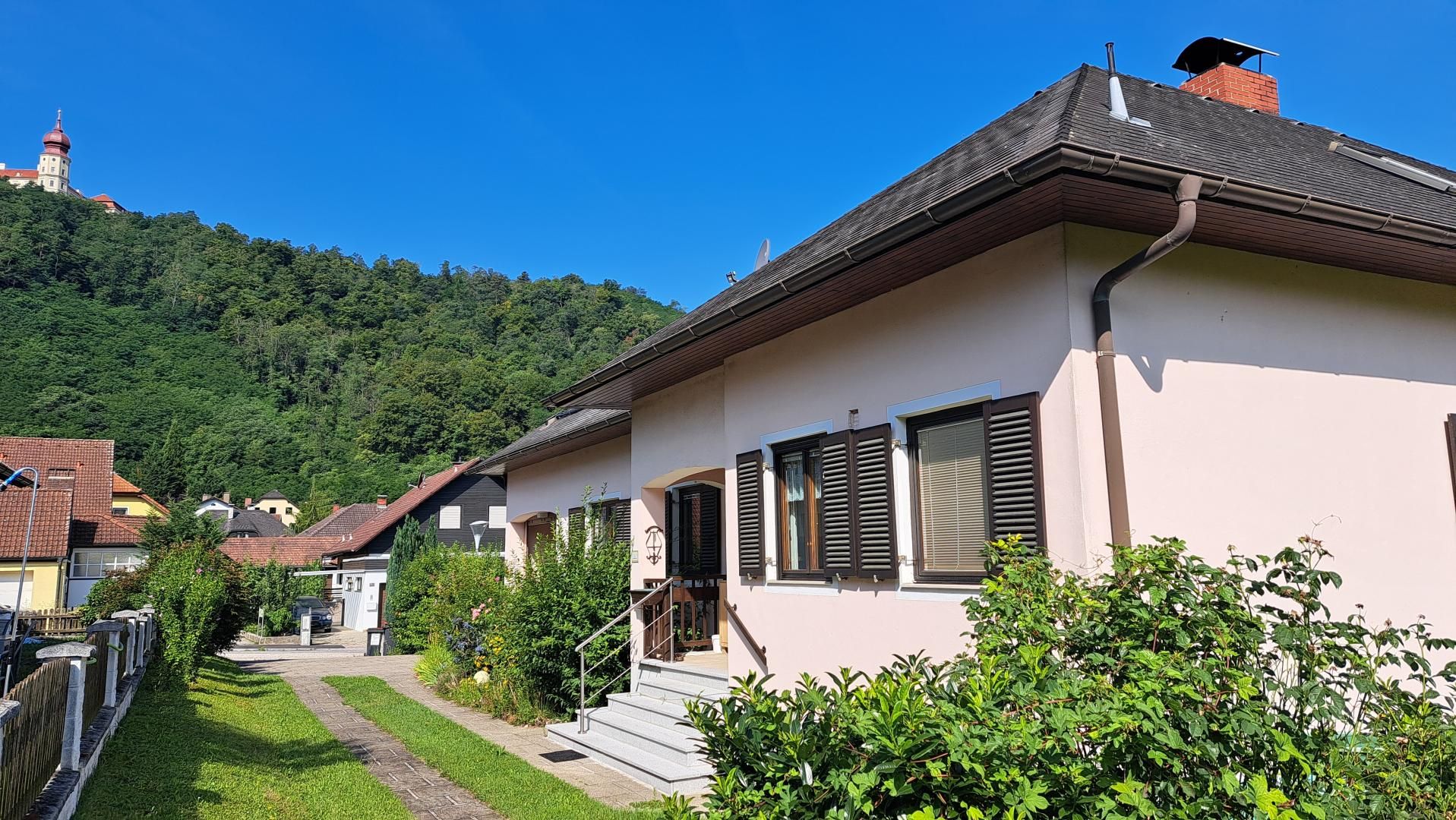 Wunderschönes Landhaus mit tollem Ausblick und Pool