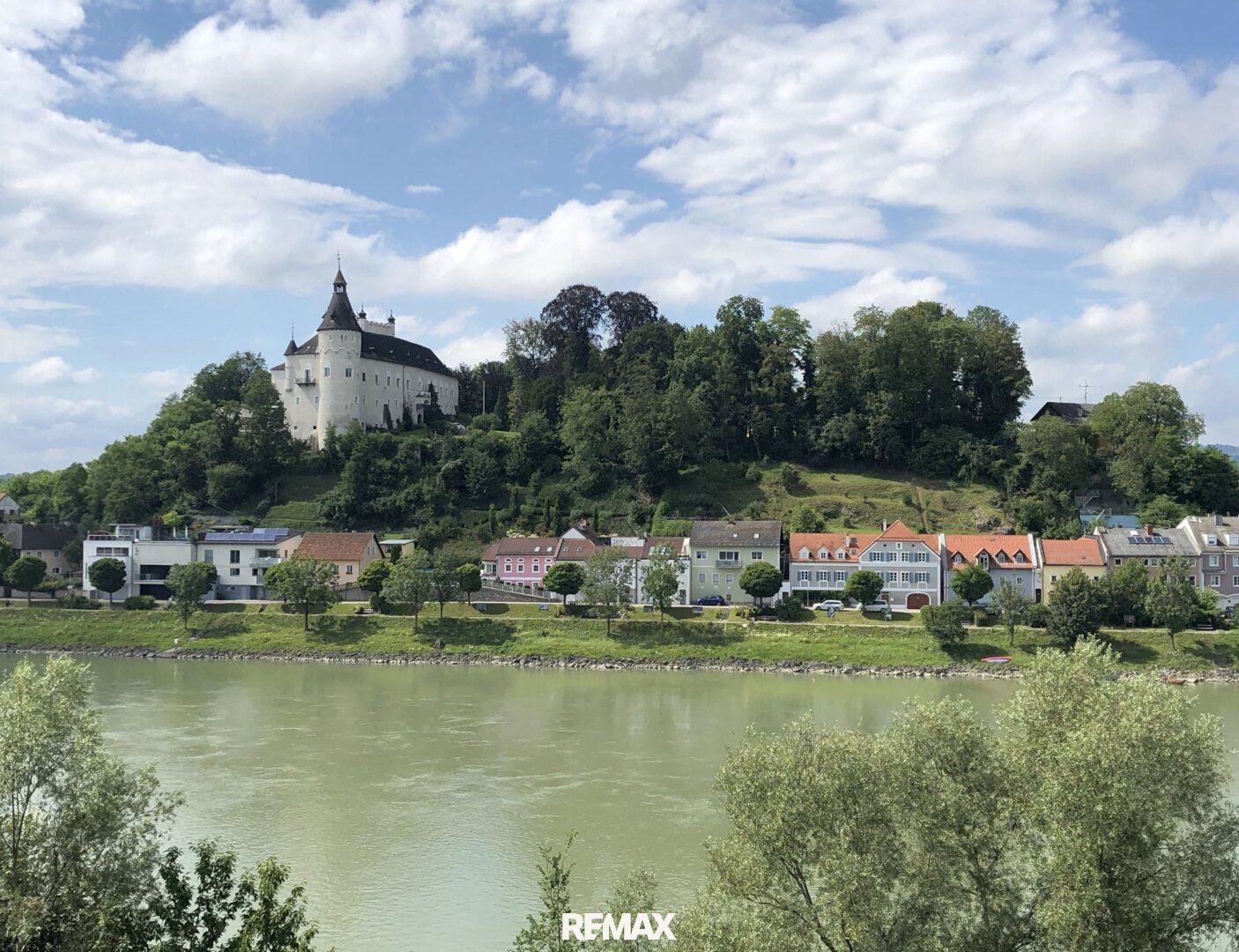 Exklusives Baugrundstück an der Donau mit fertigem Einfamilienhaus-Projekt - Ansicht 4